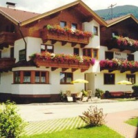 Отель Hofer's Wiesenheim в городе Целль-на-Циллере, Австрия