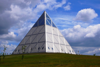 Пирамида «Дворец мира и согласия»
