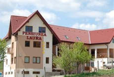 Отель Pension Laura Petrestii de Jos в городе Tureni, Румыния