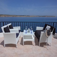 Отель Seafront Penthouse Panoramic Views Smart/TV42 Wifi в городе Меллиеха, Мальта