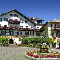 Отель Hotel Gasthof Zur Post St Gilgen в городе Санкт-Гильген, Австрия