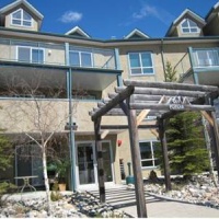 Отель The Peaks by Rocky Mountain Accommodations в городе Радиум Хот Спрингс, Канада