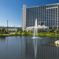 Отель Renaissance Schaumburg Convention Center Hotel A Marriott Luxury & Lifestyle Hotel в городе Шаумбург, США