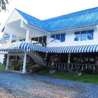 Отель Castle Howchow Beach Resort Hotel в городе Крануан, Таиланд