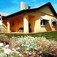 Отель Emaroo Magnolia Cottage Mildura в городе Милдьюра, Австралия