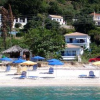 Отель Thomatos Beach Apartments в городе Лурдата, Греция