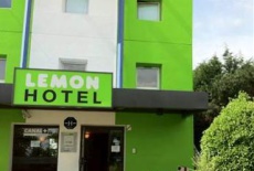 Отель Lemon Hotel Longperrier в городе Лонперье, Франция
