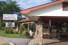 Отель Pine Lodge Motel в городе Баксли, США