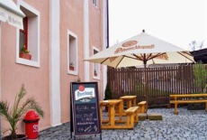 Отель Hotel ve Dvore в городе Spalene Poriei, Чехия
