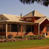 Отель Adinfern Estate Cottages Cowaramup в городе Грейстаун, Австралия