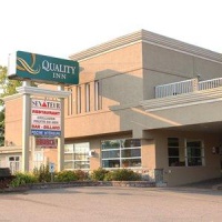 Отель Quality Inn Mont Laurier в городе Мон-Лорье, Канада