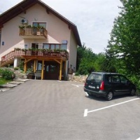 Отель Apartments Kristic в городе Grabovac, Хорватия