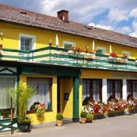 Отель Schmirl Gasthof в городе Пухберг-ам-Шнеберг, Австрия