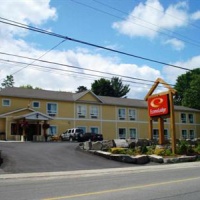 Отель Econo Lodge Huntsville (Canada) в городе Хантсвилл, Канада