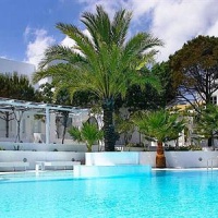 Отель Thalassa Sea Side Resort & Suites в городе Камари, Греция