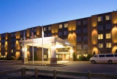 Отель Radisson Hotel and Suites Chelmsford Lowell в городе Челмсфорд, США