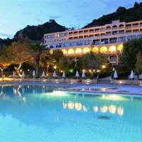 Отель Louis Grand Hotel в городе Глифада, Греция