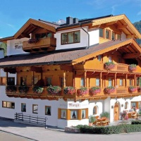 Отель Hotel Pension Margit Finkenberg в городе Финкенберг, Австрия