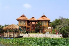 Отель Hidden Holiday House Nakhon Chai Si в городе Накхон Чаи Си, Таиланд
