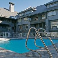 Отель Glacier Lodge & Suites в городе Уистлер, Канада