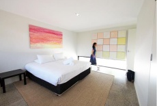 Отель The Roozen Residence в городе Превелли, Австралия