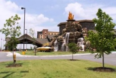 Отель Cherokee Casino And Hotel West Siloam Springs в городе Уэст Силоэм Спрингс, США