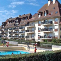 Отель Apartment Les Normandieres в городе Кабур, Франция