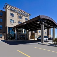 Отель Best Western PREMIER Freeport Inn & Suites в городе Калгари, Канада