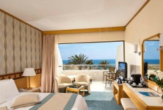 Отель Pioneer Beach в городе Пафос, Кипр