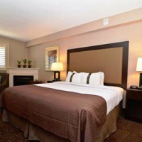 Отель Holiday Inn & Suites Parkway Conference Centre в городе Сент-Катаринс, Канада