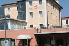 Отель Miramonti Hotel Pove del Grappa в городе Пове-дель-Граппа, Италия