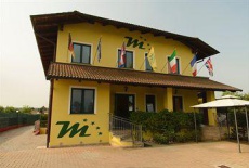 Отель Residence M в городе Фронт, Италия