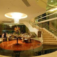 Отель Lancaster Hotel Manila в городе Мандалуонг Сити, Филиппины