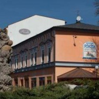Отель Ambrose Moloney's Irish Pub & Penzion в городе Трутнов, Чехия