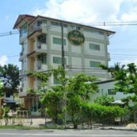 Отель Baanvanlisuta Apartments в городе Нонтхабури, Таиланд