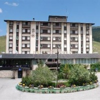 Отель Hotel 5 Miglia в городе Ривизондоли, Италия