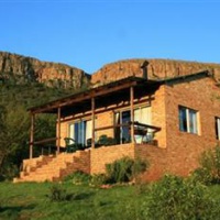 Отель Thirsty Falls Guest Farm Cottage в городе Рюстенбург, Южная Африка