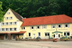 Отель Schlossberg Landgasthof в городе Эльмштайн, Германия