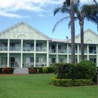 Отель Moby Dick Waterfront Resort Motel в городе Ямба, Австралия