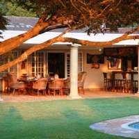 Отель Branley Lodge Bed & Breakfast в городе Хиллкрест, Южная Африка