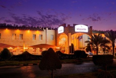 Отель Movenpick Hotel Kuwait в городе Шувайх, Кувейт
