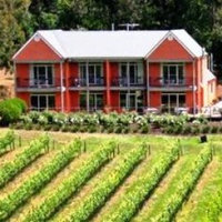 Отель Frederick @ Mantons Creek Vineyard Lodge Melbourne в городе Флиндерс, Австралия