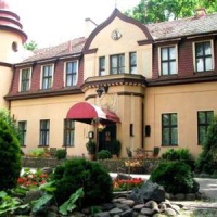 Отель Palacyk Pod Lipami в городе Сважендз, Польша