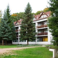 Отель Medves Hangulatszallo в городе Шальготарьян, Венгрия