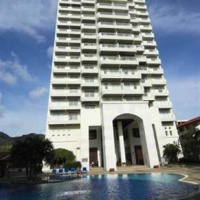Отель Waterfront Suites Phuket в городе Карон, Таиланд