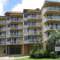 Отель Seafarer Chase Holiday Apartments Caloundra в городе Калундра, Австралия