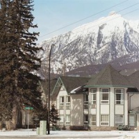 Отель Mountain View Inn Canmore в городе Канмор, Канада
