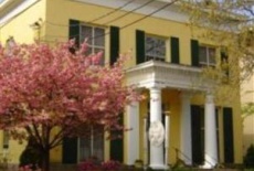 Отель The Historic Mansion Inn в городе Хамден, США