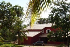Отель Sapiranga Forest Hostel в городе Мата-ди-Сан-Жуан, Бразилия