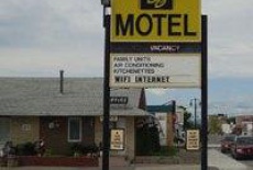 Отель DJ Motel в городе Форт Маклеод, Канада